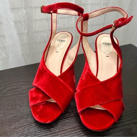 Fendi, Red Velvet Ankle Strap Shoe. 8 - Picture 3 of 12